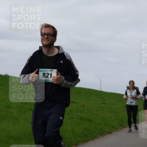 04.05.2025 - 8. Wedeler Halbmarathon Yannick Fuchs http://msf.ph/oto/7840401 04.05.2025 11:47:48 Laufen 821, 908, 661 meine-sportfotos.de
