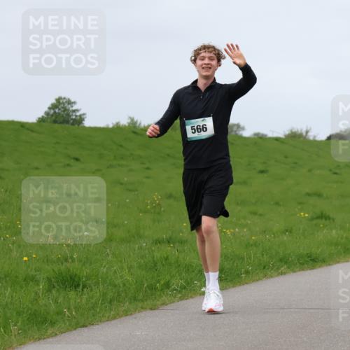 04.05.2025 - 8. Wedeler Halbmarathon Lena Gebhardt http://msf.ph/oto/7840408 04.05.2025 11:48:28 Laufen 566 meine-sportfotos.de