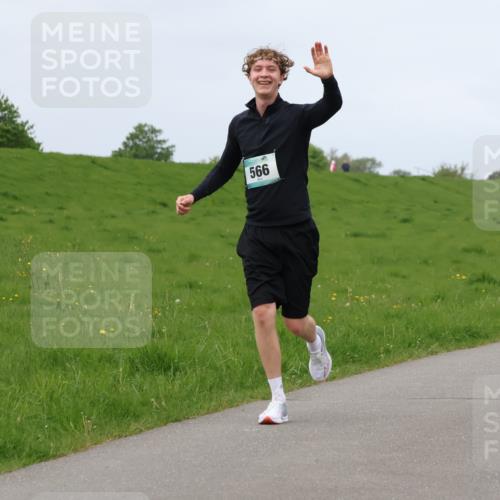 04.05.2025 - 8. Wedeler Halbmarathon Lena Gebhardt http://msf.ph/oto/7840415 04.05.2025 11:48:29 Laufen 566 meine-sportfotos.de