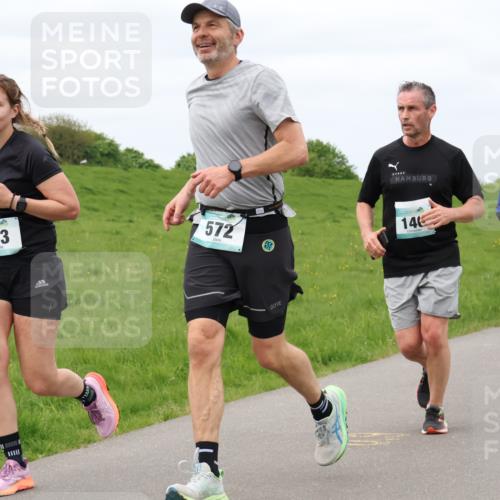 04.05.2025 - 8. Wedeler Halbmarathon Lena Gebhardt http://msf.ph/oto/7840471 04.05.2025 11:48:41 Laufen 573, 572, 146, 530 meine-sportfotos.de