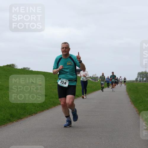 04.05.2025 - 8. Wedeler Halbmarathon Yannick Fuchs http://msf.ph/oto/7840519 04.05.2025 11:27:10 Laufen 724, 864 meine-sportfotos.de