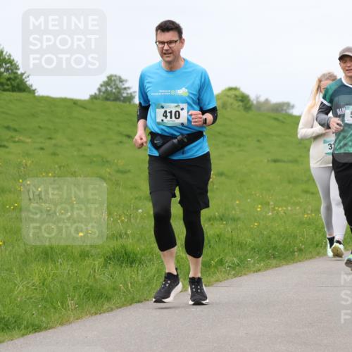 04.05.2025 - 8. Wedeler Halbmarathon Lena Gebhardt http://msf.ph/oto/7840548 04.05.2025 11:49:08 Laufen 410, 596 meine-sportfotos.de