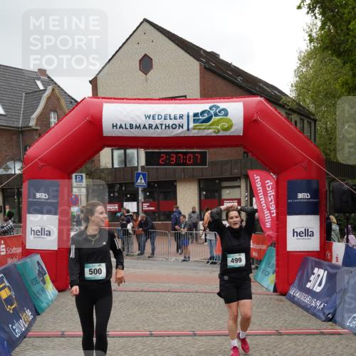 04.05.2025 - 8. Wedeler Halbmarathon Felixshl http://msf.ph/oto/7840613 04.05.2025 12:37:05 Ziel 499, 500 meine-sportfotos.de