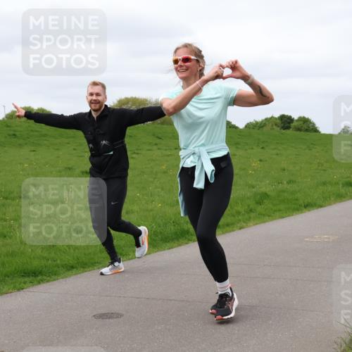 04.05.2025 - 8. Wedeler Halbmarathon Lena Gebhardt http://msf.ph/oto/7840627 04.05.2025 11:49:23 Laufen  meine-sportfotos.de