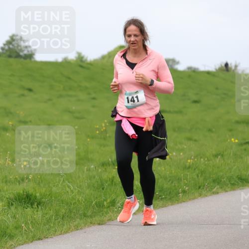 04.05.2025 - 8. Wedeler Halbmarathon Lena Gebhardt http://msf.ph/oto/7840641 04.05.2025 11:49:27 Laufen 141, 241 meine-sportfotos.de