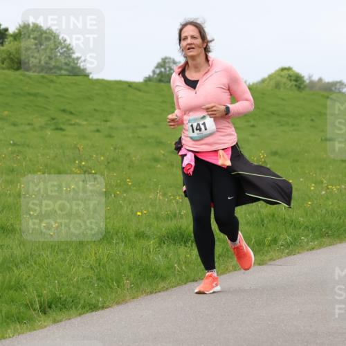 04.05.2025 - 8. Wedeler Halbmarathon Lena Gebhardt http://msf.ph/oto/7840651 04.05.2025 11:49:28 Laufen 141 meine-sportfotos.de
