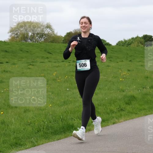04.05.2025 - 8. Wedeler Halbmarathon Lena Gebhardt http://msf.ph/oto/7840697 04.05.2025 11:49:49 Laufen 506 meine-sportfotos.de