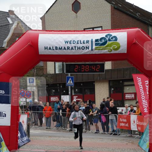 04.05.2025 - 8. Wedeler Halbmarathon Felixshl http://msf.ph/oto/7840741 04.05.2025 12:38:40 Ziel 525 meine-sportfotos.de