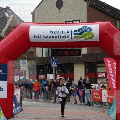 04.05.2025 - 8. Wedeler Halbmarathon Felixshl http://msf.ph/oto/7840752 04.05.2025 12:38:40 Ziel 525 meine-sportfotos.de