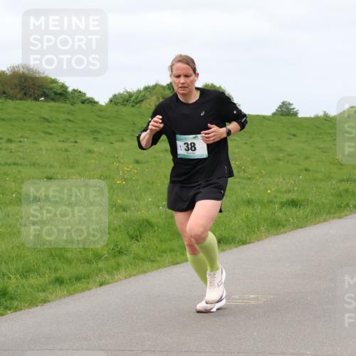 04.05.2025 - 8. Wedeler Halbmarathon Lena Gebhardt http://msf.ph/oto/7840788 04.05.2025 11:50:18 Laufen 38 meine-sportfotos.de