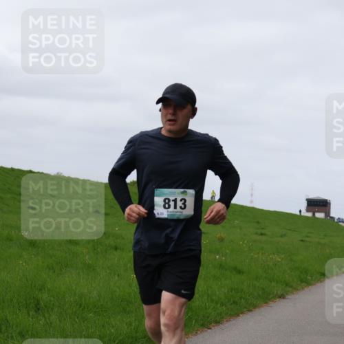 04.05.2025 - 8. Wedeler Halbmarathon Yannick Fuchs http://msf.ph/oto/7840804 04.05.2025 11:48:17 Laufen 23, 813 meine-sportfotos.de