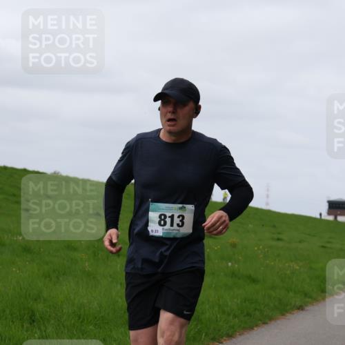 04.05.2025 - 8. Wedeler Halbmarathon Yannick Fuchs http://msf.ph/oto/7840808 04.05.2025 11:48:17 Laufen 23, 813 meine-sportfotos.de
