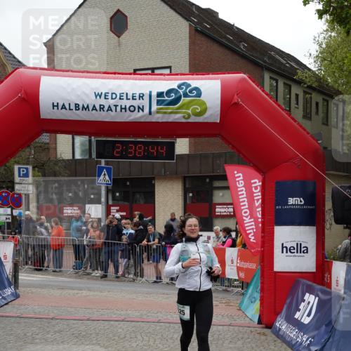 04.05.2025 - 8. Wedeler Halbmarathon Felixshl http://msf.ph/oto/7840821 04.05.2025 12:38:42 Ziel 525 meine-sportfotos.de