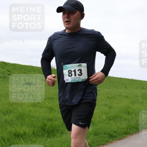 04.05.2025 - 8. Wedeler Halbmarathon Yannick Fuchs http://msf.ph/oto/7840845 04.05.2025 11:48:18 Laufen 23, 813 meine-sportfotos.de