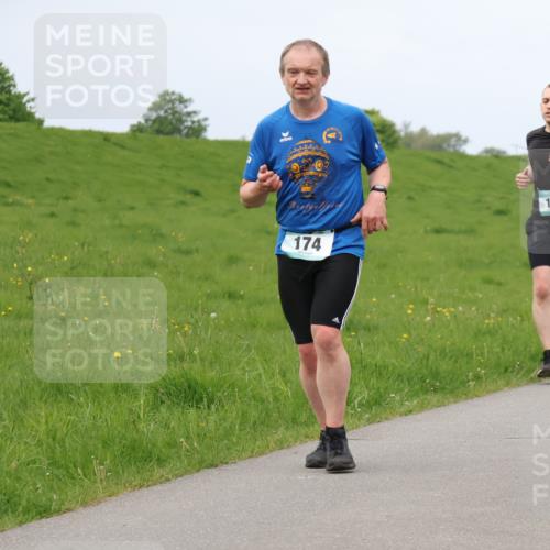 04.05.2025 - 8. Wedeler Halbmarathon Lena Gebhardt http://msf.ph/oto/7840874 04.05.2025 11:51:09 Laufen 174, 176 meine-sportfotos.de