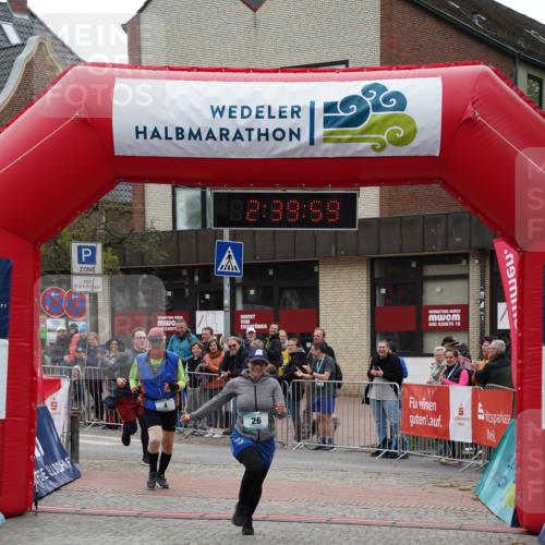 04.05.2025 - 8. Wedeler Halbmarathon Felixshl http://msf.ph/oto/7840883 04.05.2025 12:39:56 Ziel 4, 26, 29 meine-sportfotos.de