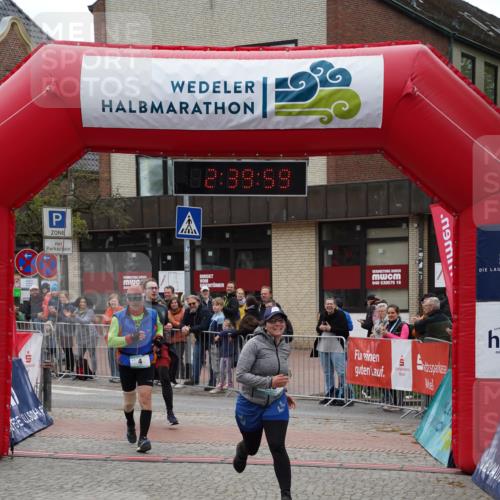 04.05.2025 - 8. Wedeler Halbmarathon Felixshl http://msf.ph/oto/7840911 04.05.2025 12:39:57 Ziel 4, 26, 29 meine-sportfotos.de
