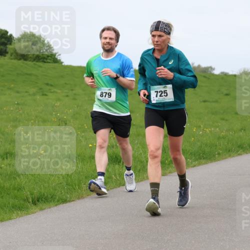 04.05.2025 - 8. Wedeler Halbmarathon Lena Gebhardt http://msf.ph/oto/7840933 04.05.2025 11:51:29 Laufen 879, 725 meine-sportfotos.de