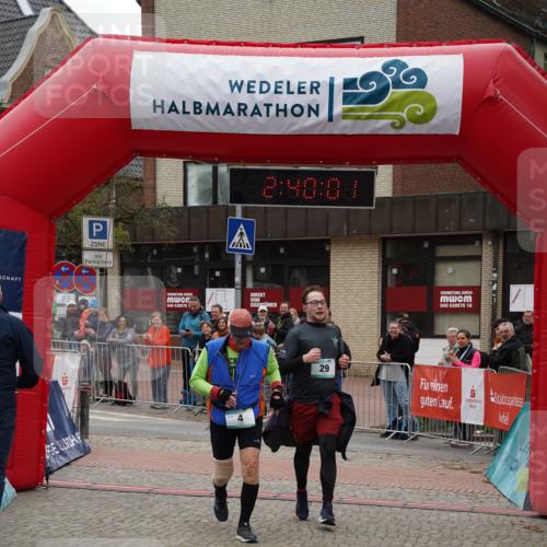 04.05.2025 - 8. Wedeler Halbmarathon Felixshl http://msf.ph/oto/7840965 04.05.2025 12:39:58 Ziel 4, 26, 29 meine-sportfotos.de