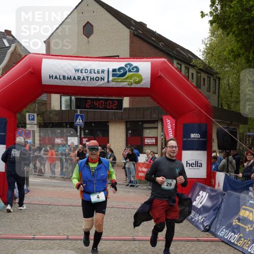 04.05.2025 - 8. Wedeler Halbmarathon Felixshl http://msf.ph/oto/7841016 04.05.2025 12:40:00 Ziel 4, 26, 29 meine-sportfotos.de