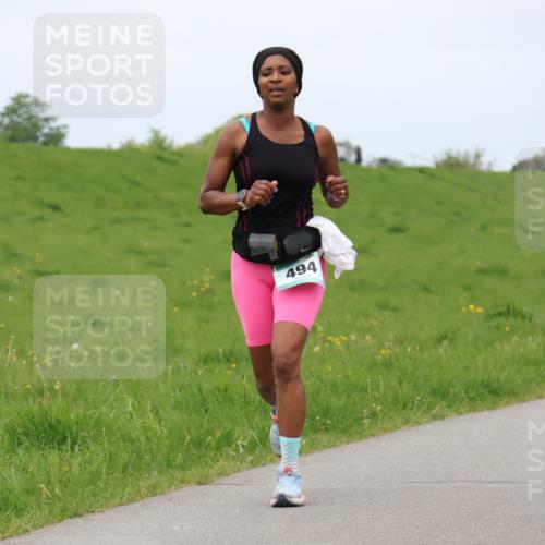 04.05.2025 - 8. Wedeler Halbmarathon Lena Gebhardt http://msf.ph/oto/7841021 04.05.2025 11:52:23 Laufen 494 meine-sportfotos.de