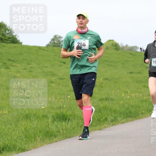 04.05.2025 - 8. Wedeler Halbmarathon Lena Gebhardt http://msf.ph/oto/7841052 04.05.2025 11:53:10 Laufen 266, 1098 meine-sportfotos.de