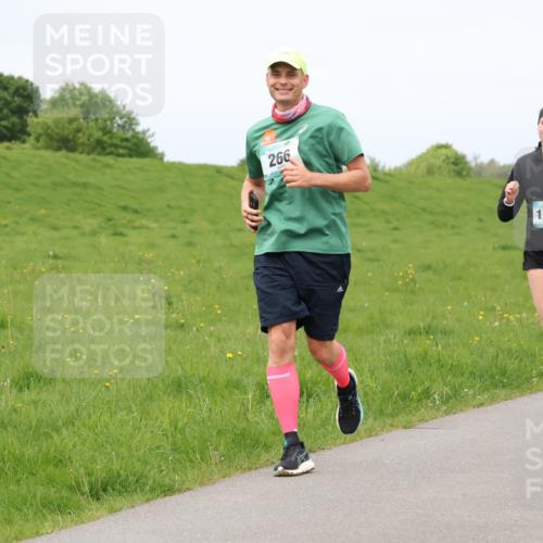 04.05.2025 - 8. Wedeler Halbmarathon Lena Gebhardt http://msf.ph/oto/7841055 04.05.2025 11:53:11 Laufen 266, 1098 meine-sportfotos.de
