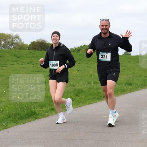 04.05.2025 - 8. Wedeler Halbmarathon Lena Gebhardt http://msf.ph/oto/7841098 04.05.2025 11:53:14 Laufen 1098, 321 meine-sportfotos.de