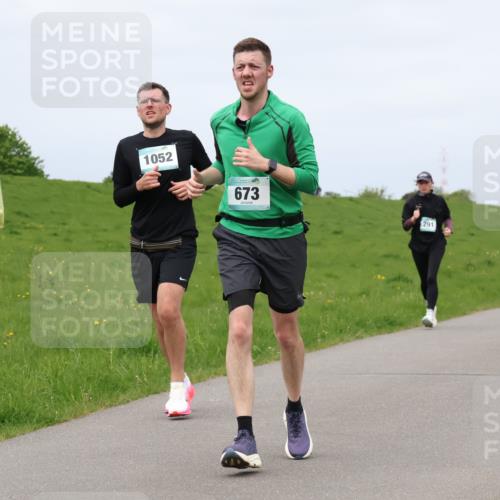 04.05.2025 - 8. Wedeler Halbmarathon Lena Gebhardt http://msf.ph/oto/7841131 04.05.2025 11:53:42 Laufen 580, 1052, 673, 291, 93 meine-sportfotos.de
