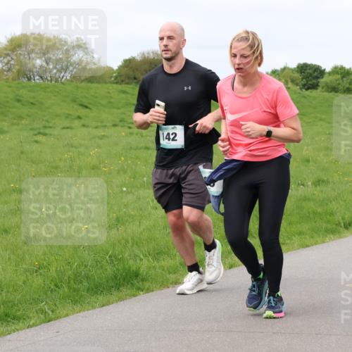 04.05.2025 - 8. Wedeler Halbmarathon Lena Gebhardt http://msf.ph/oto/7841184 04.05.2025 11:54:03 Laufen 142 meine-sportfotos.de