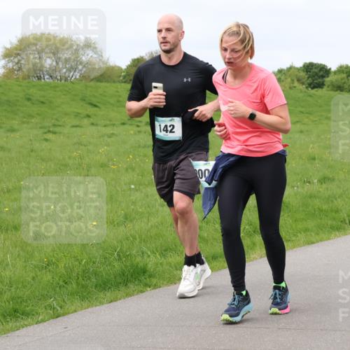 04.05.2025 - 8. Wedeler Halbmarathon Lena Gebhardt http://msf.ph/oto/7841186 04.05.2025 11:54:03 Laufen 142, 00 meine-sportfotos.de