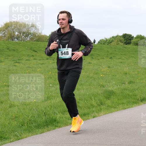 04.05.2025 - 8. Wedeler Halbmarathon Lena Gebhardt http://msf.ph/oto/7841201 04.05.2025 11:54:05 Laufen 548 meine-sportfotos.de