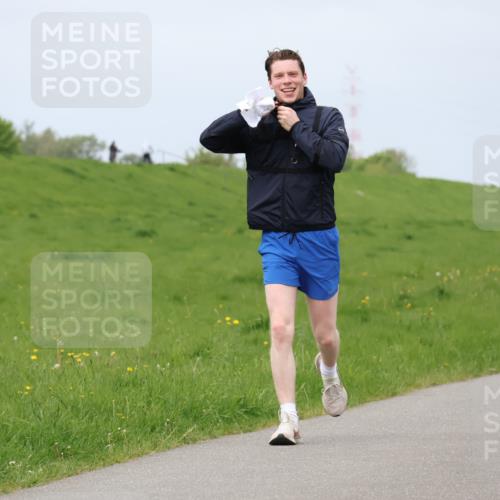 04.05.2025 - 8. Wedeler Halbmarathon Lena Gebhardt http://msf.ph/oto/7841215 04.05.2025 11:54:21 Laufen  meine-sportfotos.de