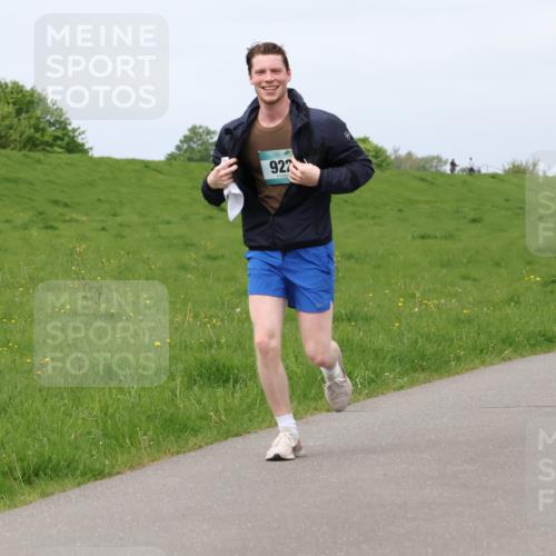 04.05.2025 - 8. Wedeler Halbmarathon Lena Gebhardt http://msf.ph/oto/7841225 04.05.2025 11:54:24 Laufen 927 meine-sportfotos.de