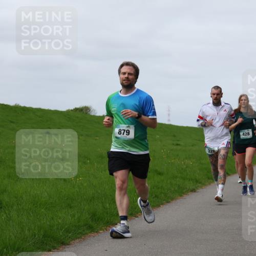04.05.2025 - 8. Wedeler Halbmarathon Yannick Fuchs http://msf.ph/oto/7841229 04.05.2025 11:48:58 Laufen 879, 326, 428, 725 meine-sportfotos.de