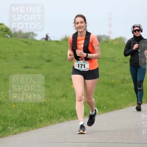 04.05.2025 - 8. Wedeler Halbmarathon Lena Gebhardt http://msf.ph/oto/7841230 04.05.2025 11:54:33 Laufen 171, 14, 445 meine-sportfotos.de
