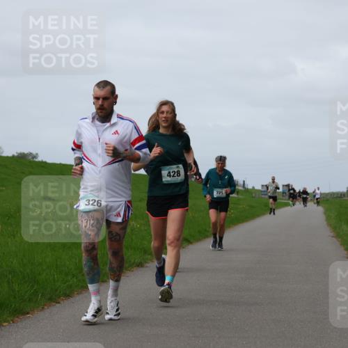 04.05.2025 - 8. Wedeler Halbmarathon Yannick Fuchs http://msf.ph/oto/7841268 04.05.2025 11:48:59 Laufen 326, 1312, 428, 725 meine-sportfotos.de