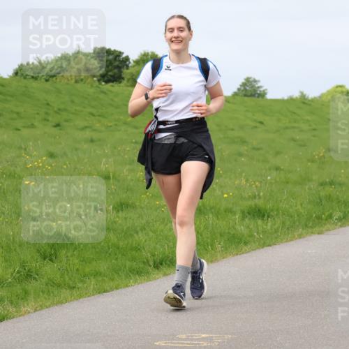 04.05.2025 - 8. Wedeler Halbmarathon Lena Gebhardt http://msf.ph/oto/7841283 04.05.2025 11:54:45 Laufen  meine-sportfotos.de
