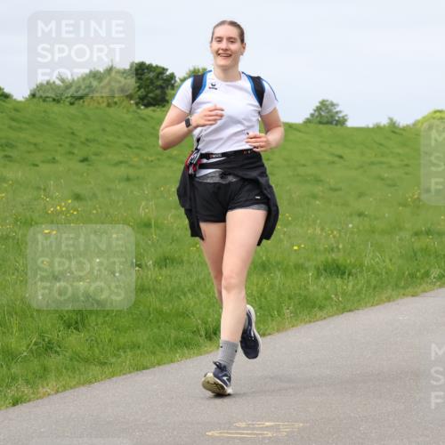 04.05.2025 - 8. Wedeler Halbmarathon Lena Gebhardt http://msf.ph/oto/7841286 04.05.2025 11:54:45 Laufen  meine-sportfotos.de