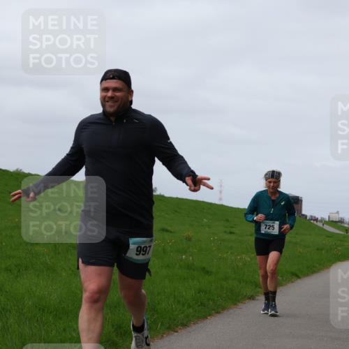 04.05.2025 - 8. Wedeler Halbmarathon Yannick Fuchs http://msf.ph/oto/7841328 04.05.2025 11:49:03 Laufen 997, 725 meine-sportfotos.de