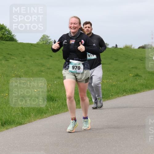 04.05.2025 - 8. Wedeler Halbmarathon Lena Gebhardt http://msf.ph/oto/7841329 04.05.2025 11:55:04 Laufen 970, 68, 915, 431, 59 meine-sportfotos.de