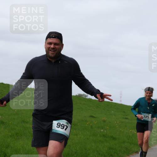 04.05.2025 - 8. Wedeler Halbmarathon Yannick Fuchs http://msf.ph/oto/7841335 04.05.2025 11:49:03 Laufen 997, 725 meine-sportfotos.de