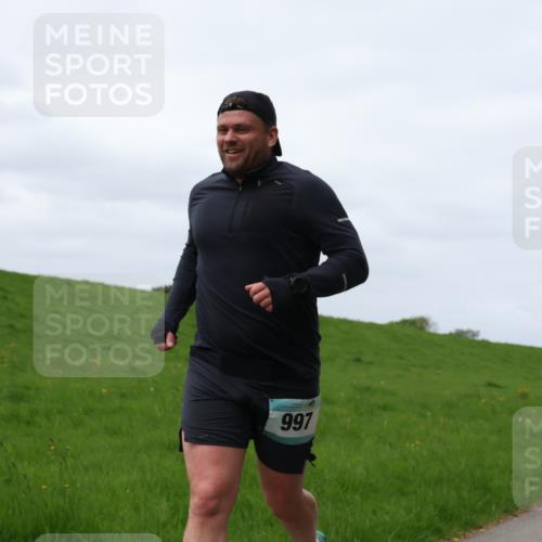 04.05.2025 - 8. Wedeler Halbmarathon Yannick Fuchs http://msf.ph/oto/7841354 04.05.2025 11:49:03 Laufen 997, 725 meine-sportfotos.de