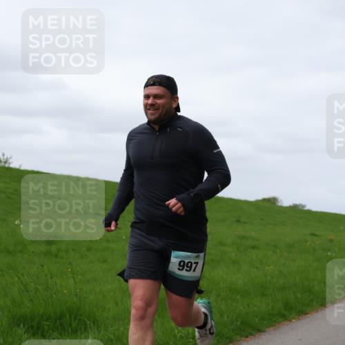 04.05.2025 - 8. Wedeler Halbmarathon Yannick Fuchs http://msf.ph/oto/7841357 04.05.2025 11:49:03 Laufen 997, 725 meine-sportfotos.de