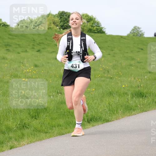 04.05.2025 - 8. Wedeler Halbmarathon Lena Gebhardt http://msf.ph/oto/7841363 04.05.2025 11:55:11 Laufen 431 meine-sportfotos.de