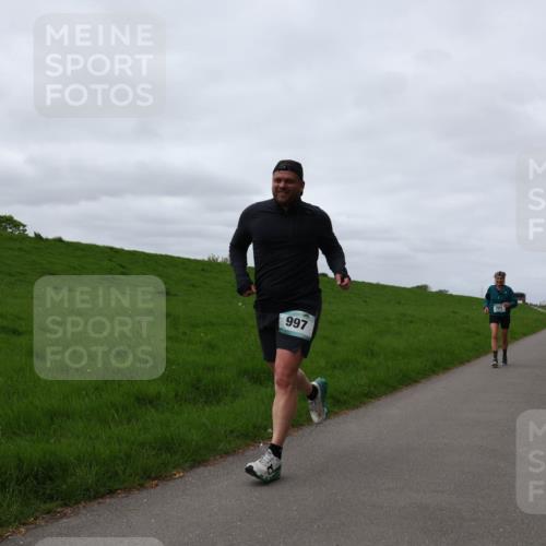 04.05.2025 - 8. Wedeler Halbmarathon Yannick Fuchs http://msf.ph/oto/7841368 04.05.2025 11:49:04 Laufen 997, 725 meine-sportfotos.de