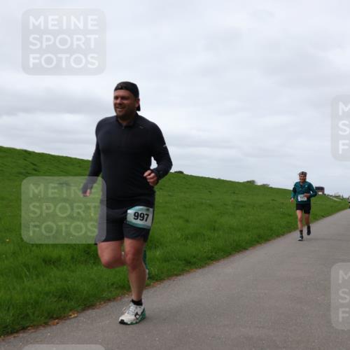 04.05.2025 - 8. Wedeler Halbmarathon Yannick Fuchs http://msf.ph/oto/7841371 04.05.2025 11:49:04 Laufen 997, 725 meine-sportfotos.de