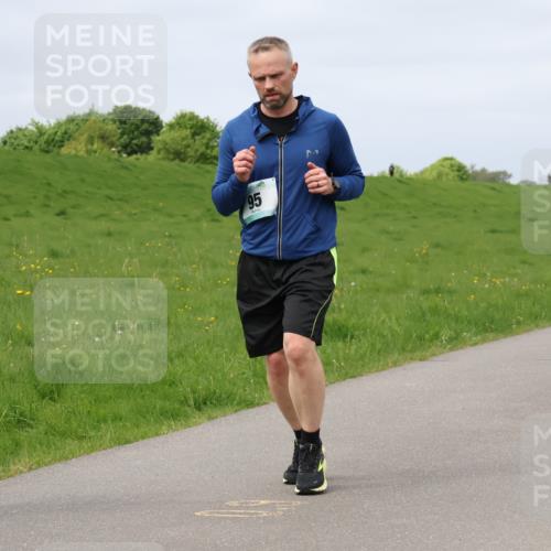 04.05.2025 - 8. Wedeler Halbmarathon Lena Gebhardt http://msf.ph/oto/7841378 04.05.2025 11:55:15 Laufen 95 meine-sportfotos.de