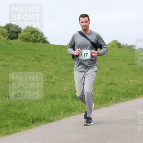 04.05.2025 - 8. Wedeler Halbmarathon Lena Gebhardt http://msf.ph/oto/7841398 04.05.2025 11:55:22 Laufen 117, 1082 meine-sportfotos.de