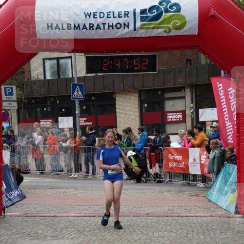 04.05.2025 - 8. Wedeler Halbmarathon Felixshl http://msf.ph/oto/7841435 04.05.2025 12:47:50 Ziel 622, 708, 942, 1202 meine-sportfotos.de